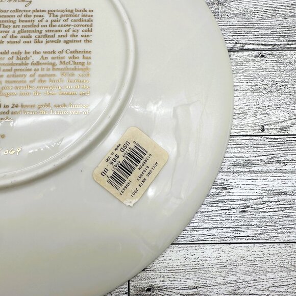 Lenox 2001 Four Seasons Cardinals in Winter Collector Plate by Catherine McClung - Picture 5 of 5